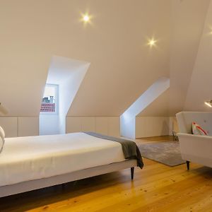Studio met een King Size Bed in de Zolder